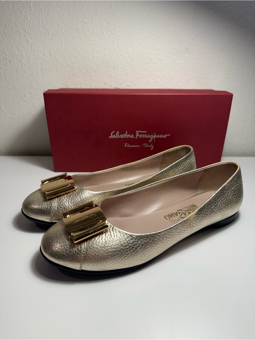 Salvatore Ferragamo Metallic Gold Leather Vara Bow Ballet Flats